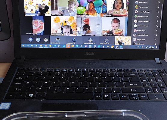 Grafika 1: Wspólne śniadanie