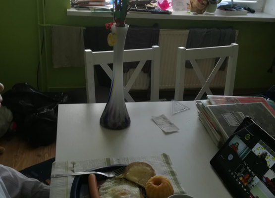 Grafika 17: Wspólne śniadanie