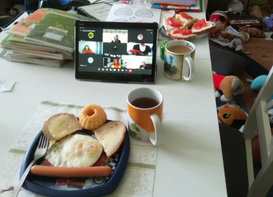 Grafika 16: Wspólne śniadanie