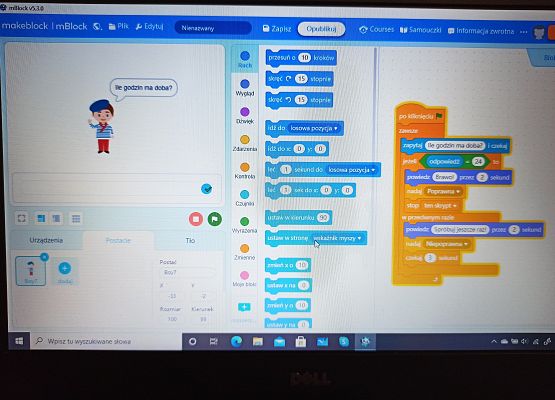 duszek chłopiec zadaje pytania