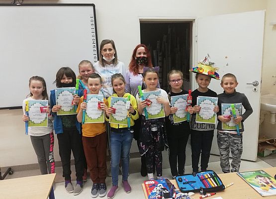 Wiosenne nakrycie głowy,kl.  II a