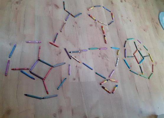 rower z kredek świecowych