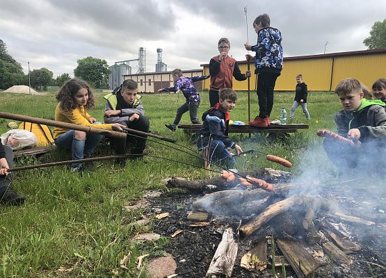 Kiełbaski prawie upieczone