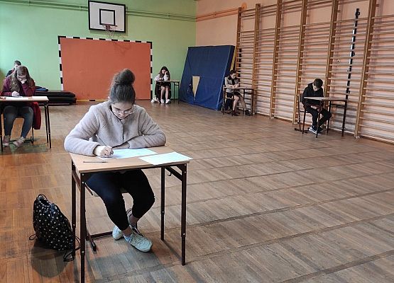 Uczniowie klas siódmych i ósmych w Kangurze