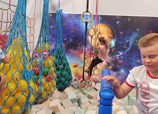 Zabawa w Parku Trampolin