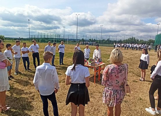 rozdanie świadectw w klasie 6b