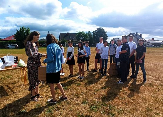 rozdanie świadectw w klasie 6a