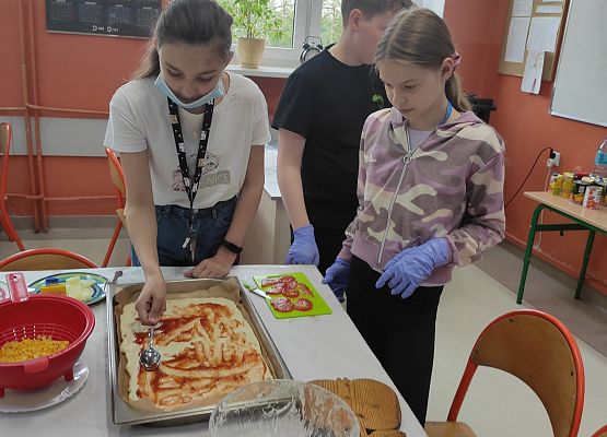 Grafika 1: „Czas na zdrową pizzę”