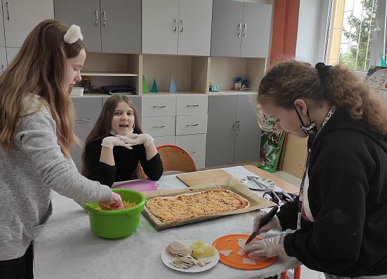 Grafika 8: „Czas na zdrową pizzę”