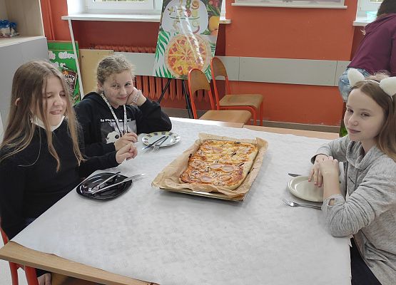 Grafika 16: „Czas na zdrową pizzę”