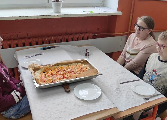 Grafika 18: „Czas na zdrową pizzę”