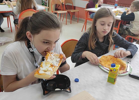 Grafika 24: „Czas na zdrową pizzę”