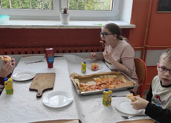 Grafika 25: „Czas na zdrową pizzę”