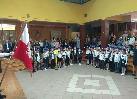 Grafika 1: Uroczyste rozpoczęcie roku szkolnego 2021/2022 w klasach pierwszych.