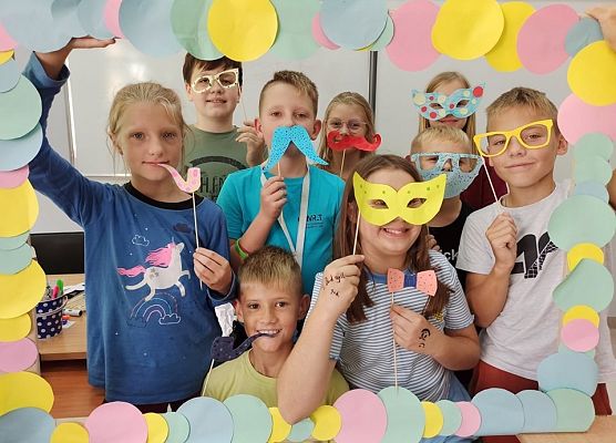 kolorowa i wesoła foto budka w 4b