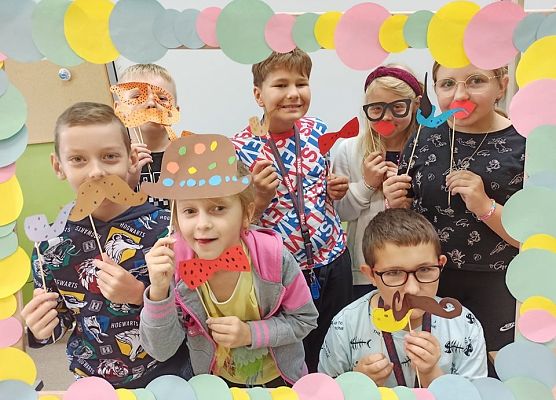 kolorowa i wykropkowana klasa 4a