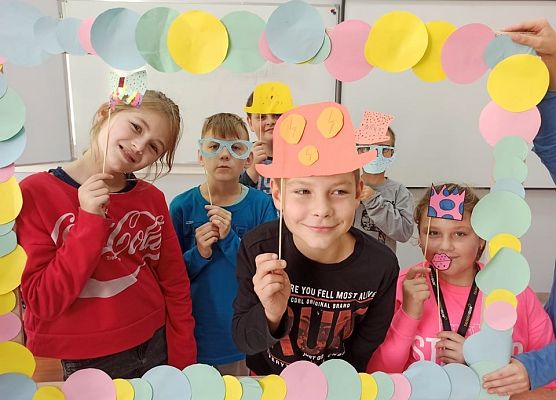 kolorowe kropki w 4b