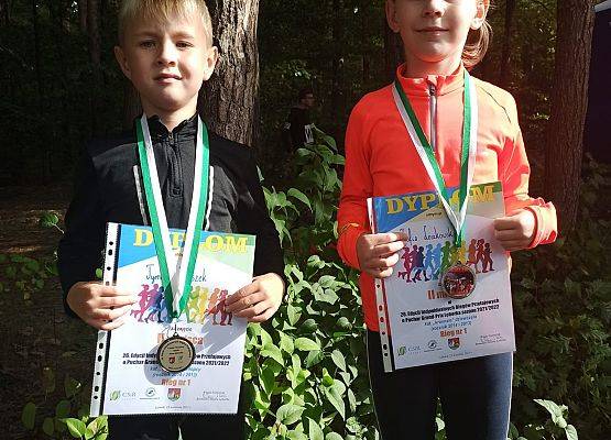 Zosia Leszkowska i Tymon Ptaszek podczas dekoracji