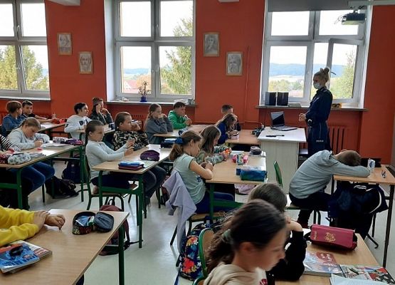 Grafika 2: Jestem bezpieczny w Internecie - spotkanie profilaktyczne.