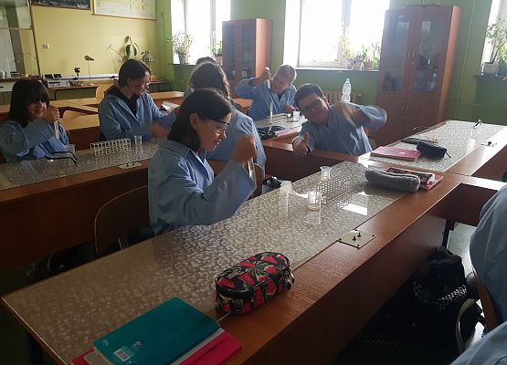 klasa 7a bada gęstość