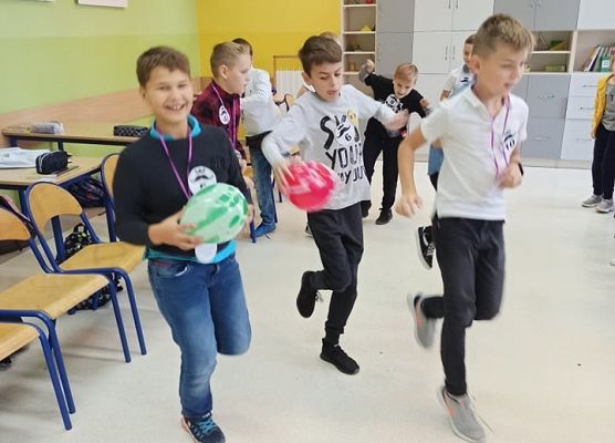 Dzień Chłopaka w 4a - zabawy