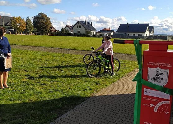 Nasi zapaleni rowerzyści dziękują wierszem za stację