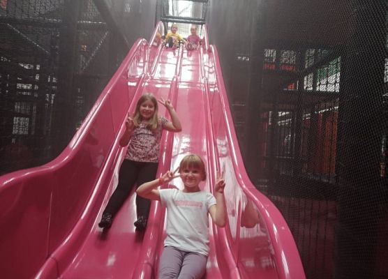 loopys world, H. Garbaczewska, N. Mielewczyk,  kl. II a