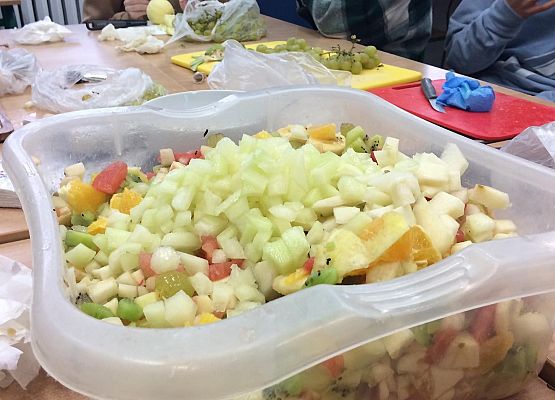 miska pełna sałatki