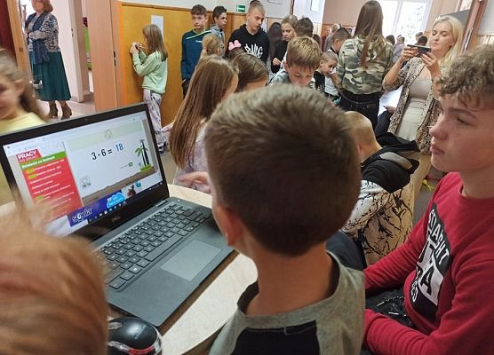 Grafika 1: Światowy Dzień Tabliczki Mnożenia