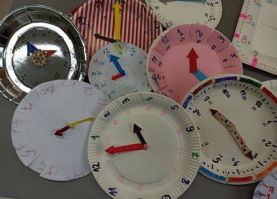 zegary wykonane przez uczniów klasy 4a