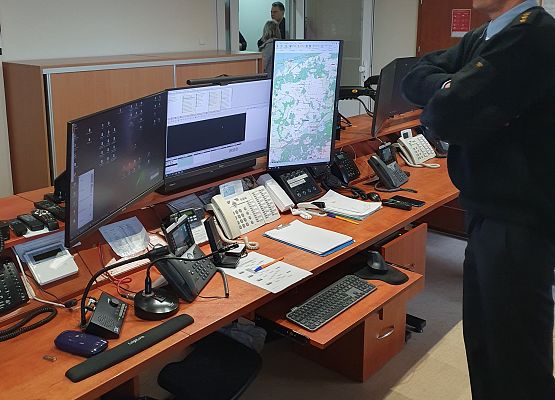 W stanowiskiu kierowania, kfunkcionariusz przybliżył pracę oficera dyżurnego.