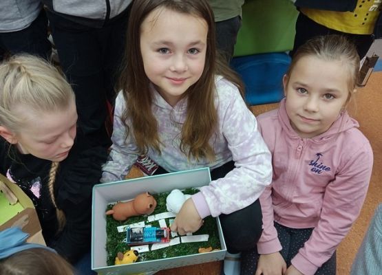 Czytam z klasą, A. Pilarska, L. Rudnicka, K. Płotka, II a