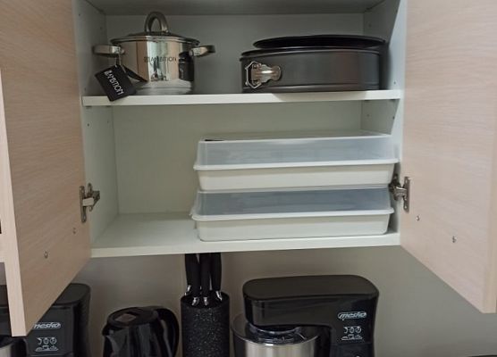 szafki z wyposażeniem