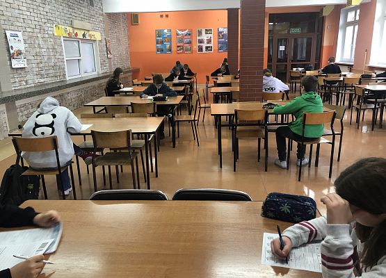 Bezpieczna odległość w czasie konkursu