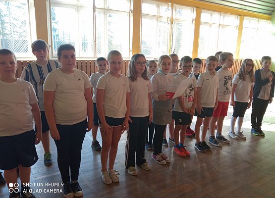 śpiewamy hymn Polski