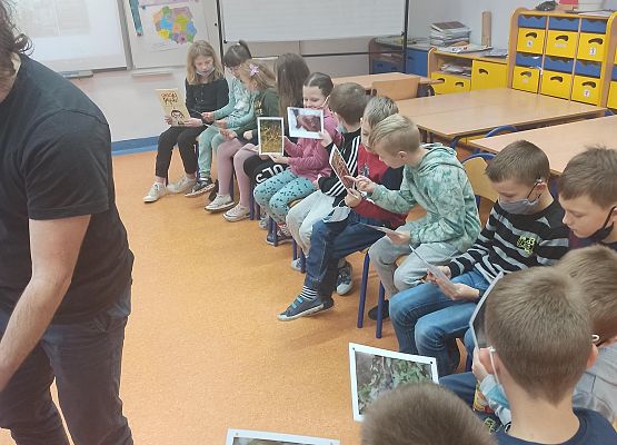 Klasa 2b i zajęcia przyrodnicze.