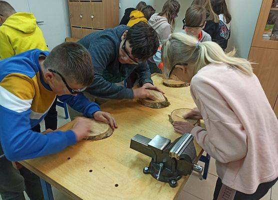 5b szlifuje deseczki