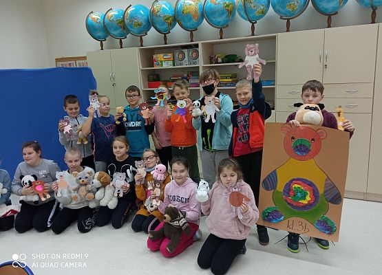 klasa 3b ze swoimi misiami