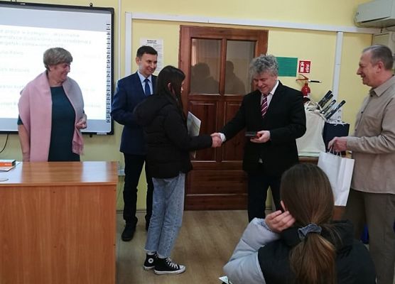 Nadia odbiera nagrodę