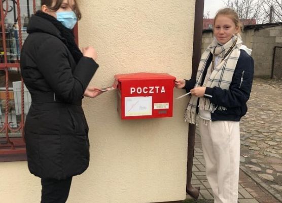 Idą święta nie o SMS-ie lecz o kartce pamiętaj, D. Krajewska, kl. VII c