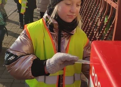 Idą święta nie o SMS-ie lecz o kartce pamiętaj, M. Przygocka, kl. 2b