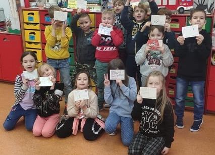 Idą święta nie o SMS-ie lecz o kartce pamiętaj, kl. 1a