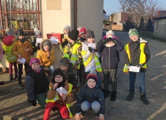 Idą święta nie o SMS-ie lecz o kartce pamiętaj, klasa I a