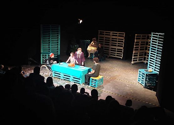 Mały Tim i jego rodzina