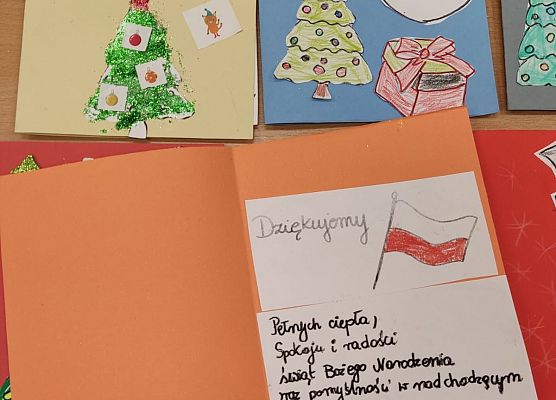 kartki świąteczne z życzeniami bożonarodzeniowymi wykonane przez uczniów