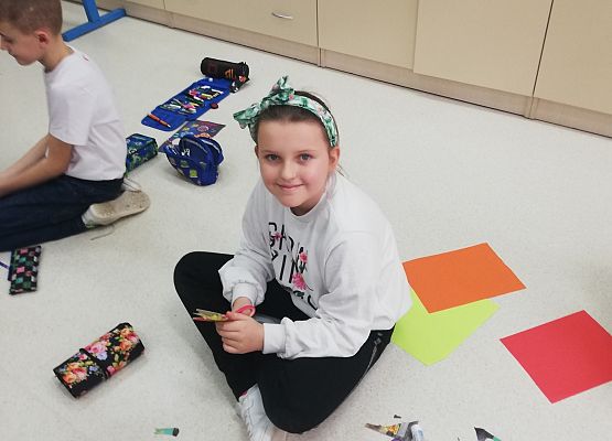 Julka lubi zajęcia plastyczne