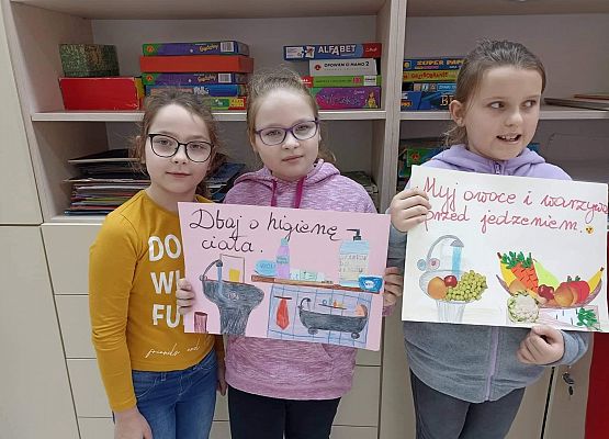 Plakaty Julki, Marceliny i Oksany