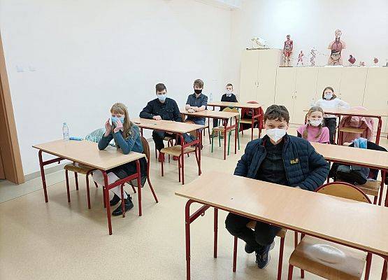 uczestnicy konkursu w sali