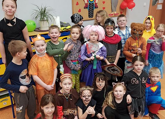 klasa 2 b w strojach karnawałowych