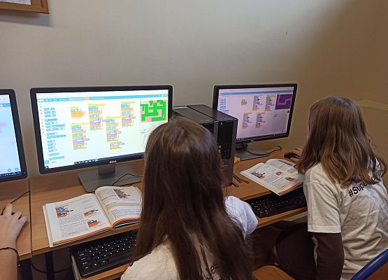 Kasia i Maja programują